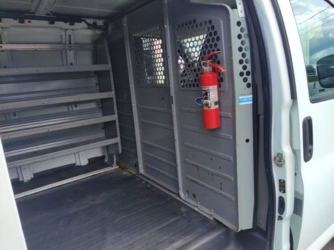 Used 2016 GMC Savana 3500 Extended image 17