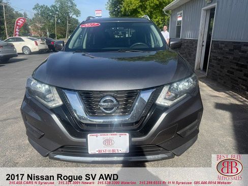 Used 2017 Nissan Rogue SV AWD/4WD image 2