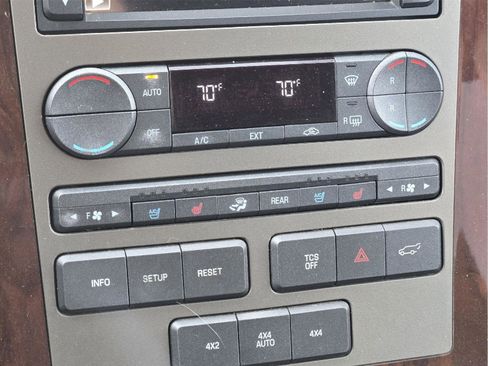 Used 2012 Lincoln Navigator 4WD image 14