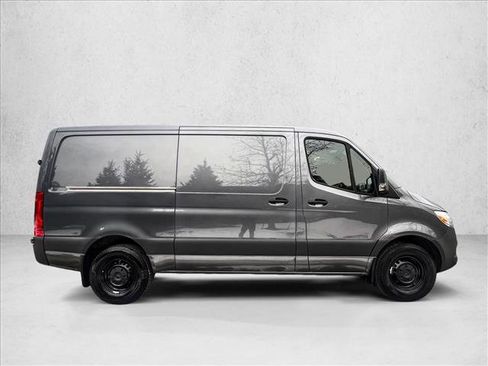Used 2025 Mercedes-Benz Sprinter 2500 image 4