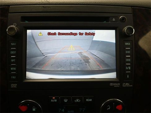 Used 2013 GMC Yukon XL Denali image 34