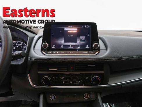 Used 2023 Nissan Rogue S AWD/4WD image 13