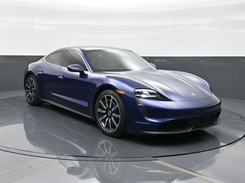 Used 2022 Porsche Taycan image 4