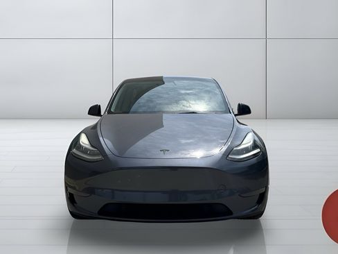 Used 2021 Tesla Model Y Long Range AWD/4WD image 3
