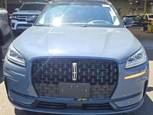 Used 2023 Lincoln Corsair Reserve w/ Equipment Group 202A FWD image 2