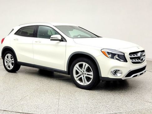 Used 2018 Mercedes-Benz GLA 250 4MATIC image 3