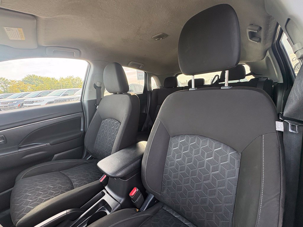 Used 2023 Mitsubishi Outlander Sport AWD image 13