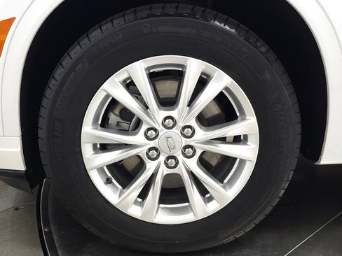 Certified 2024 Cadillac XT6 Luxury AWD/4WD image 12