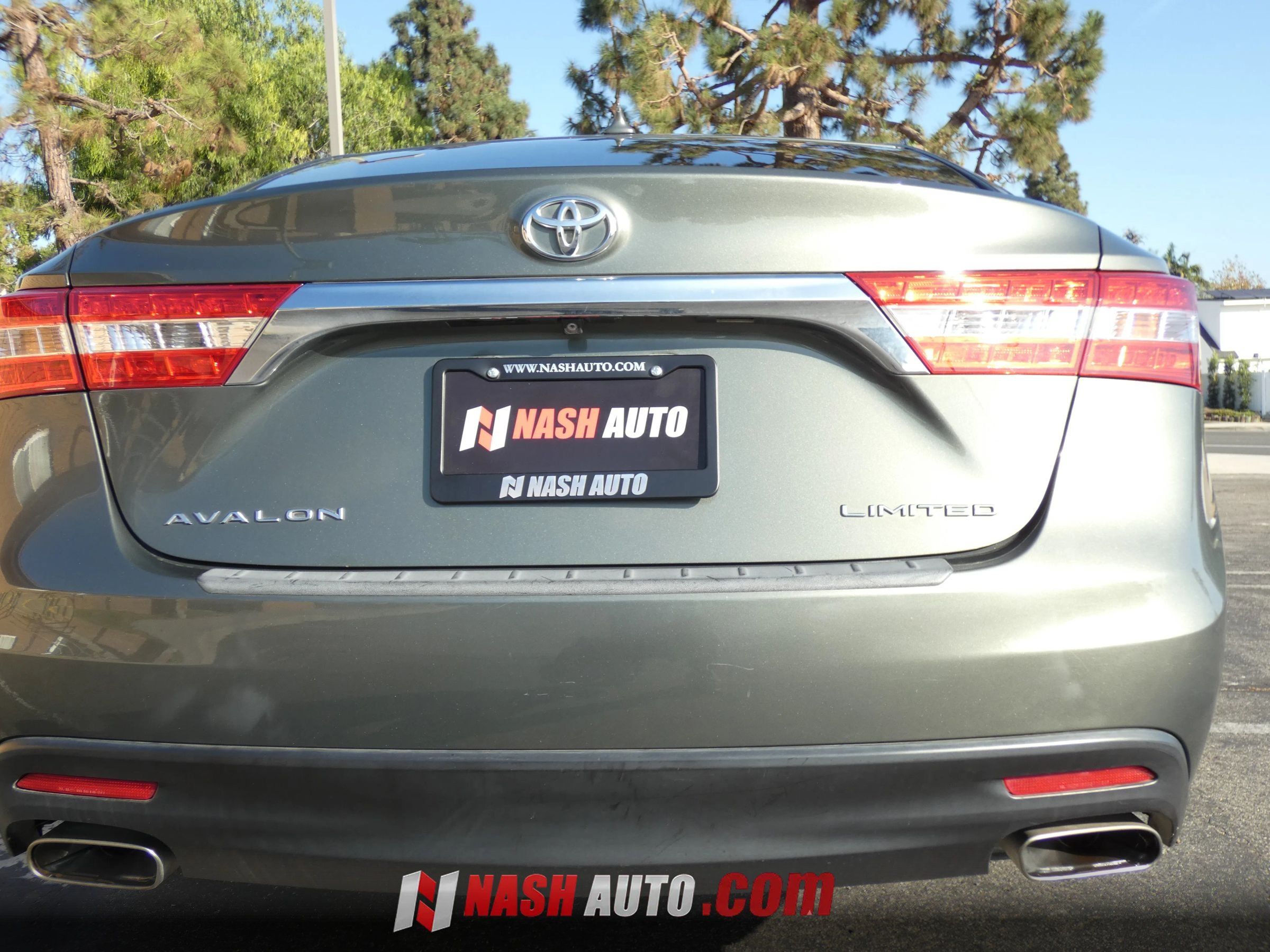 Used 2013 Toyota Avalon Limited FWD image 9