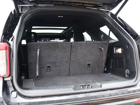 Used 2023 Ford Explorer ST-Line w/ Class IV Trailer Tow Package image 19