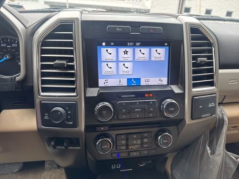 Used 2017 Ford F250 Lariat w/ Chrome Package image 10