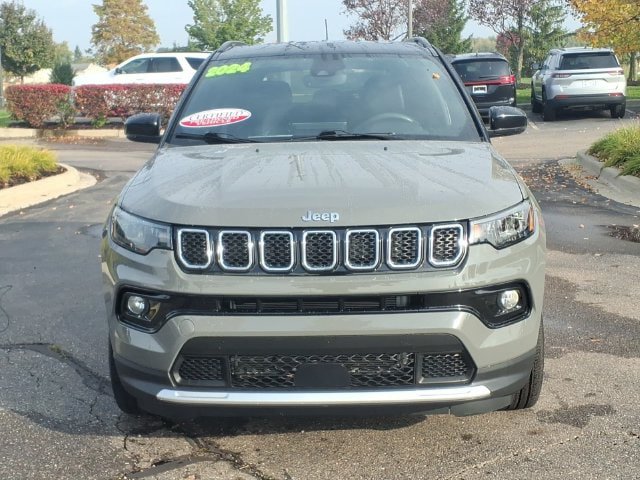 Certified 2024 Jeep Compass Limited AWD/4WD image 2