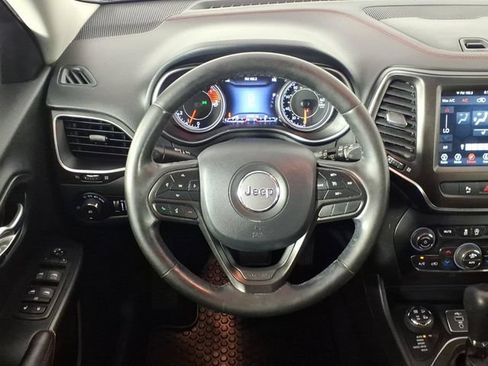 Used 2020 Jeep Cherokee Trailhawk w/ Cold Weather Group AWD/4WD image 13