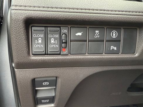 Used 2022 Honda Odyssey Touring image 17