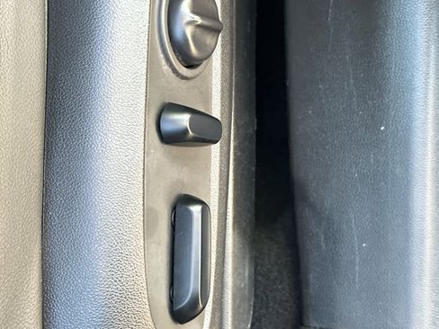 Used 2021 Buick Encore GX Select image 25