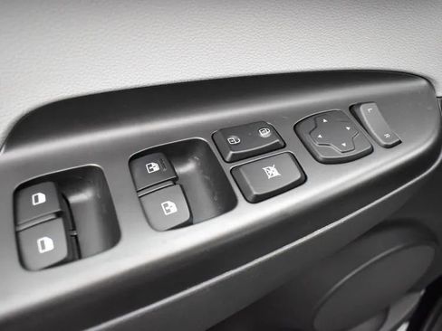 Used 2023 Hyundai Kona SEL image 21