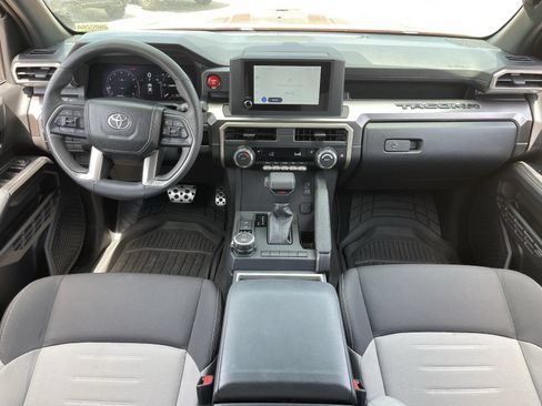 Used 2025 Toyota Tacoma TRD Sport AWD/4WD image 16