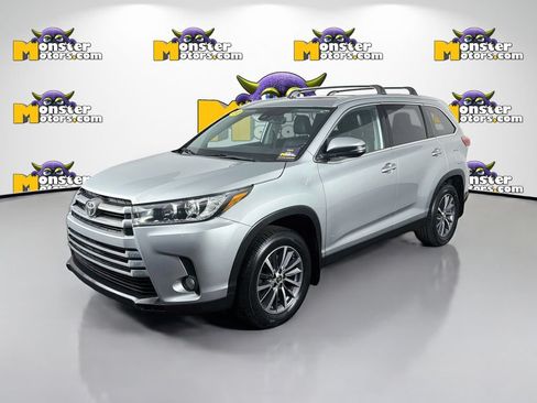 Used 2019 Toyota Highlander XLE AWD/4WD image 1