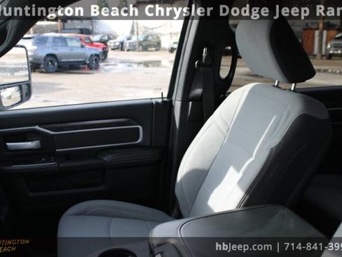 Used 2024 RAM 2500 Big Horn image 32