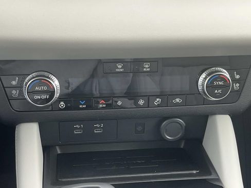 New 2026 Mitsubishi Outlander SEL image 23