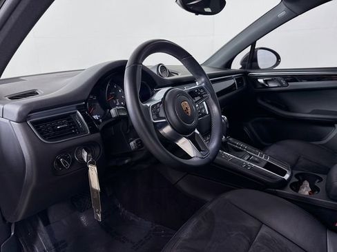 Used 2018 Porsche Macan AWD/4WD image 9