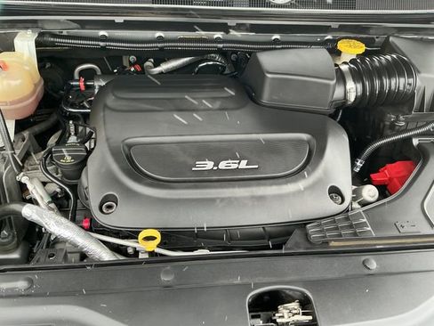 Used 2018 Chrysler Pacifica Touring-L Plus image 53