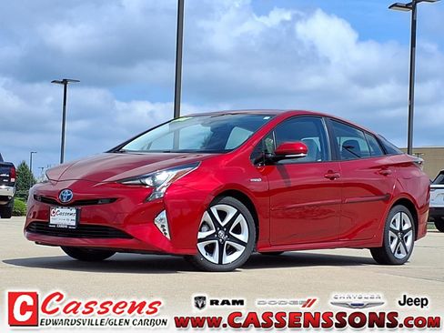 Used 2017 Toyota Prius Four FWD image 1
