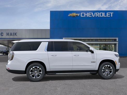 New 2026 Chevrolet Suburban LT w/ Comfort Package RWD image 5