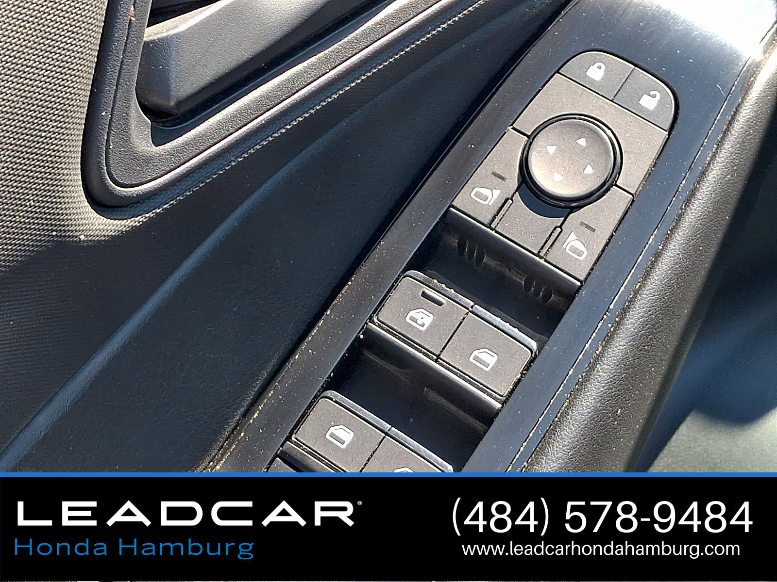 Used 2024 Nissan Rogue S AWD/4WD image 26
