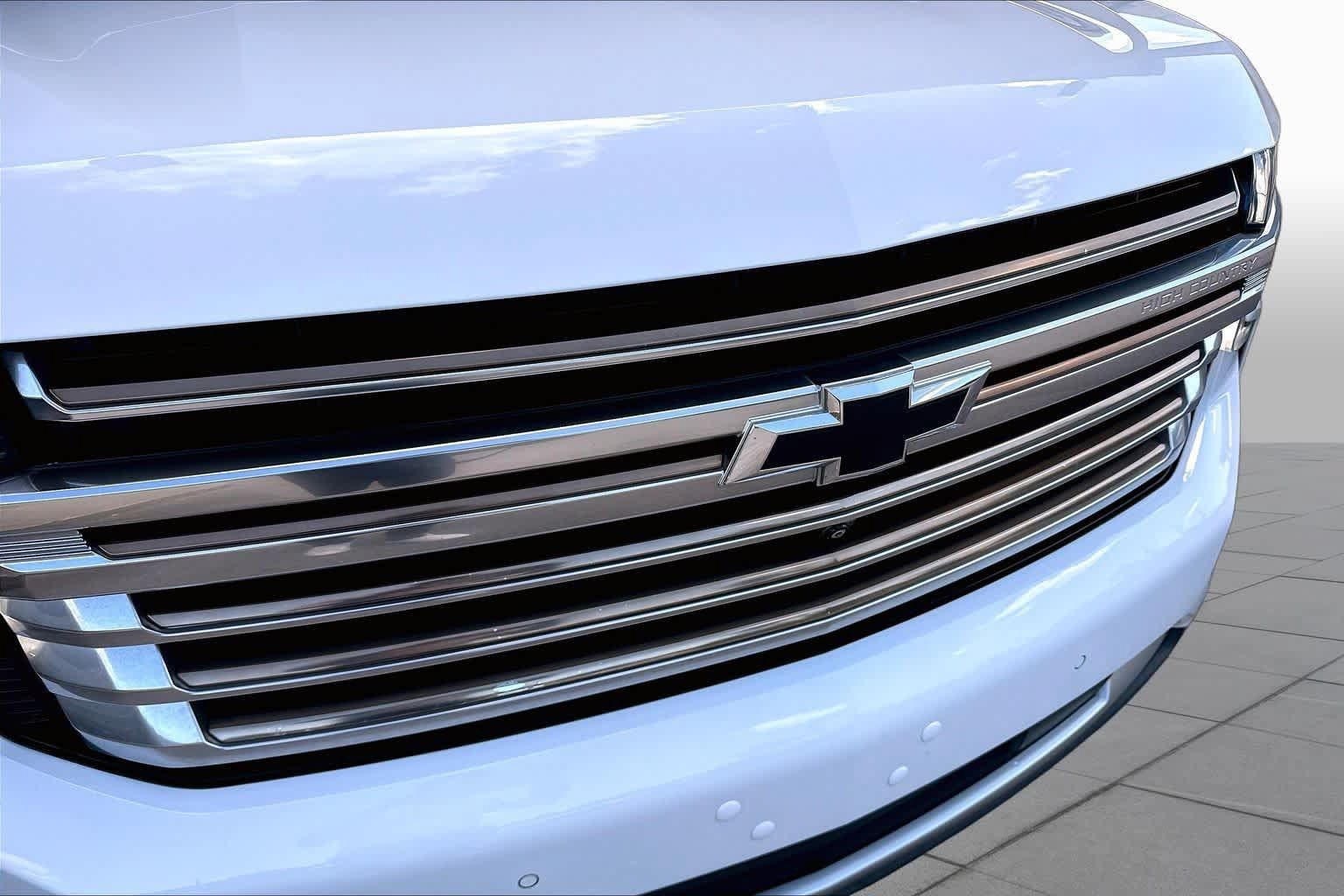 Used 2021 Chevrolet Suburban High Country w/ Premium Package AWD/4WD image 29