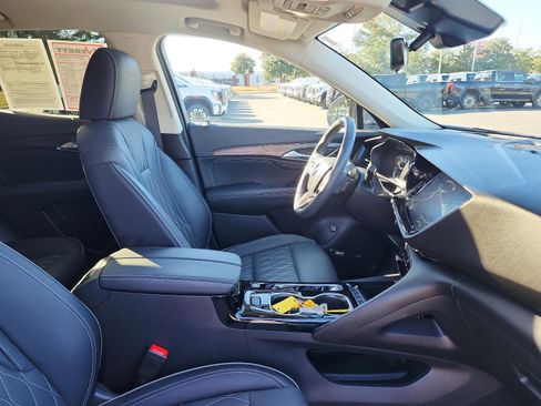 Certified 2023 Buick Envision Avenir image 7
