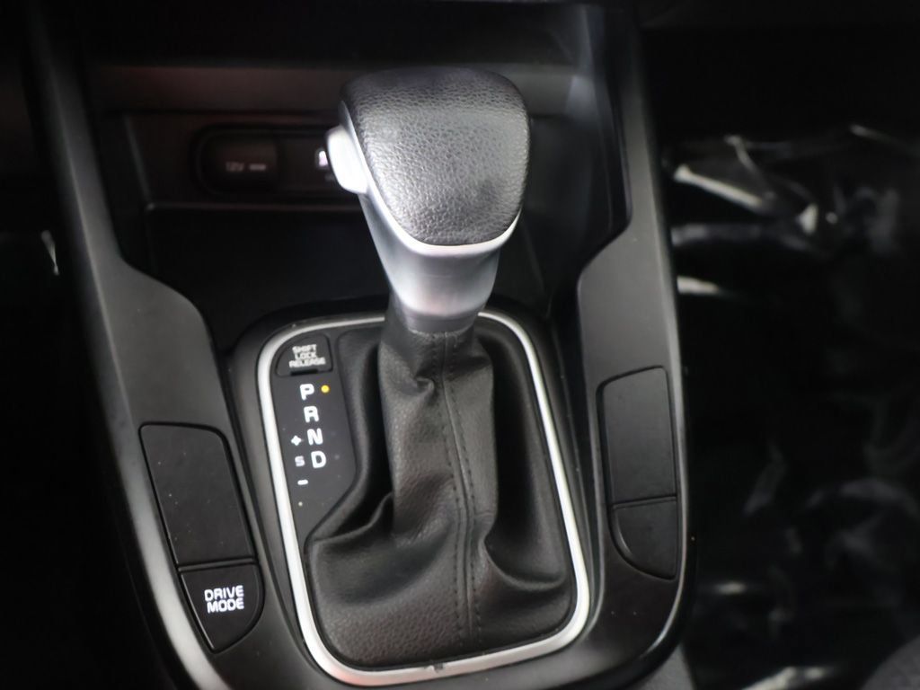 Used 2023 Kia Soul LX w/ LX Technology Package FWD image 41