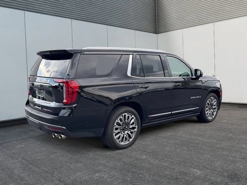 Used 2024 GMC Yukon Denali Ultimate AWD/4WD image 5