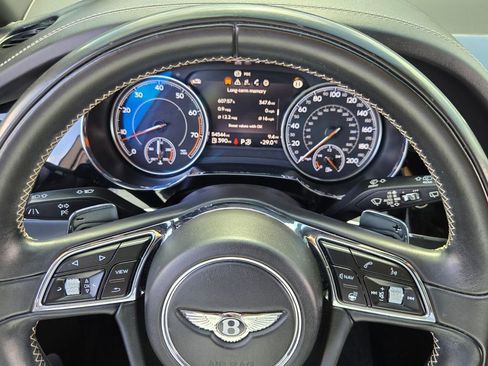 Used 2018 Bentley Bentayga AWD/4WD image 26