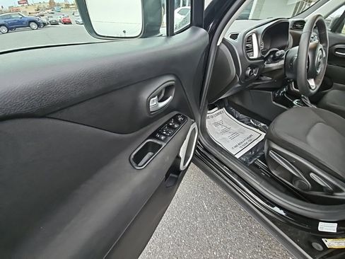 Used 2020 Jeep Renegade Sport w/ Sport Appearance Group image 17