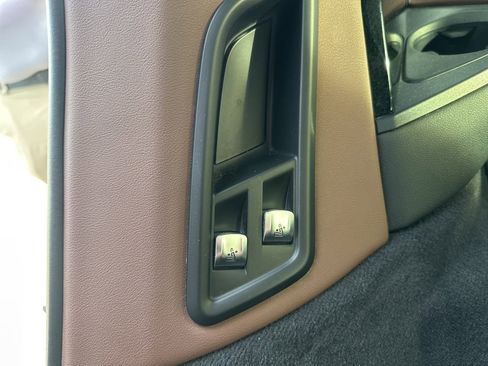 Used 2023 BMW X7 xDrive40i w/ M Sport Package image 50