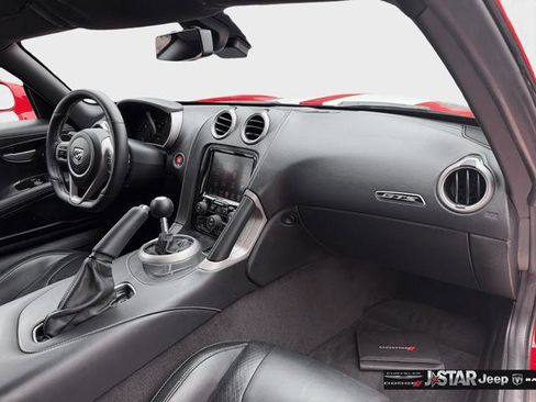 Used 2017 Dodge Viper GTS RWD image 25