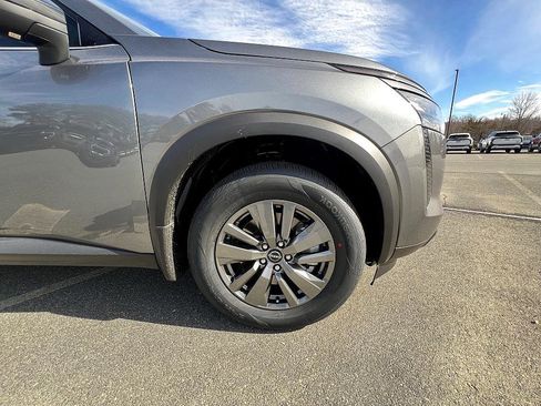 New 2026 Nissan Pathfinder S image 14