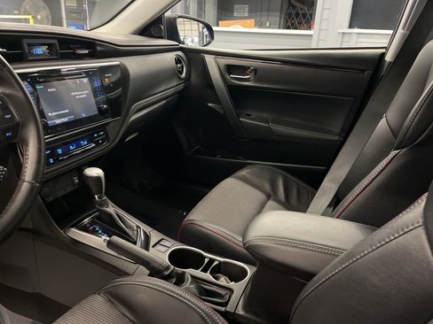 Used 2017 Toyota Corolla SE image 14