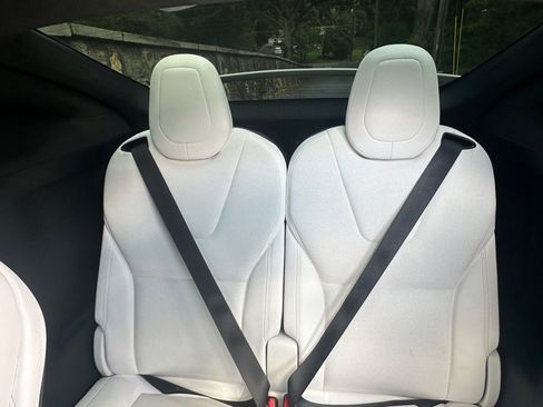 Used 2022 Tesla Model X image 59