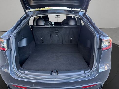 Used 2022 Tesla Model Y Performance image 11