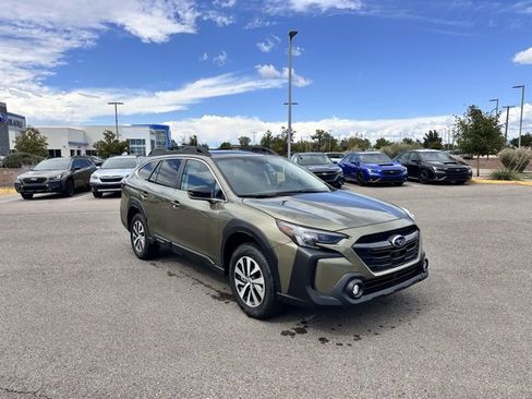 Used 2025 Subaru Outback Premium image 1