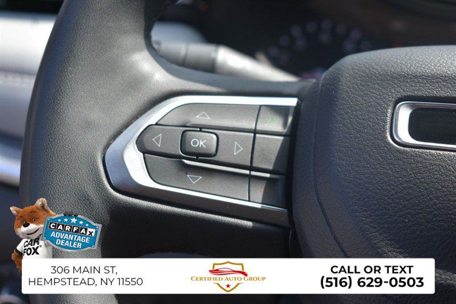 Used 2025 Jeep Compass Limited AWD/4WD image 14