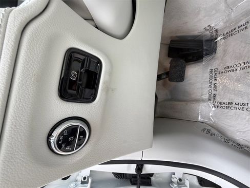 Used 2023 Mercedes-Benz EQE 350+ 4MATIC SUV image 13