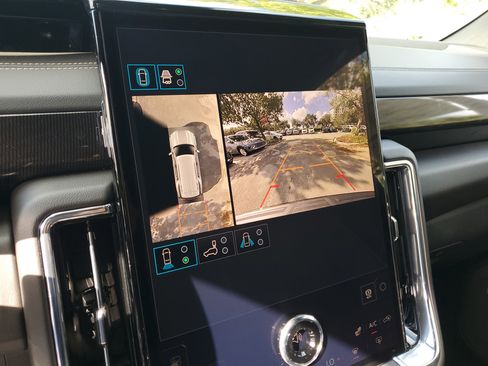 New 2026 GMC Yukon Elevation image 16