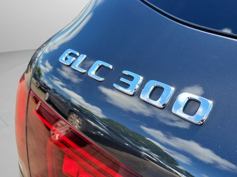 Certified 2022 Mercedes-Benz GLC 300 image 32