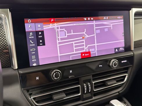 Certified 2024 Porsche Macan GTS AWD/4WD image 24