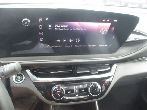 Used 2024 Buick Envista Sport Touring FWD image 22