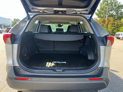 Used 2022 Toyota RAV4 XLE Premium AWD/4WD image 17
