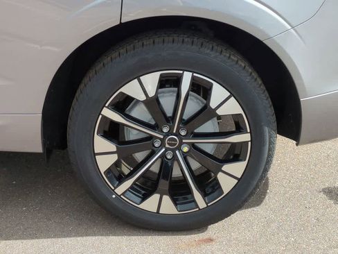 Certified 2026 Volvo XC60 B5 Plus w/ Protection Package Premier image 13